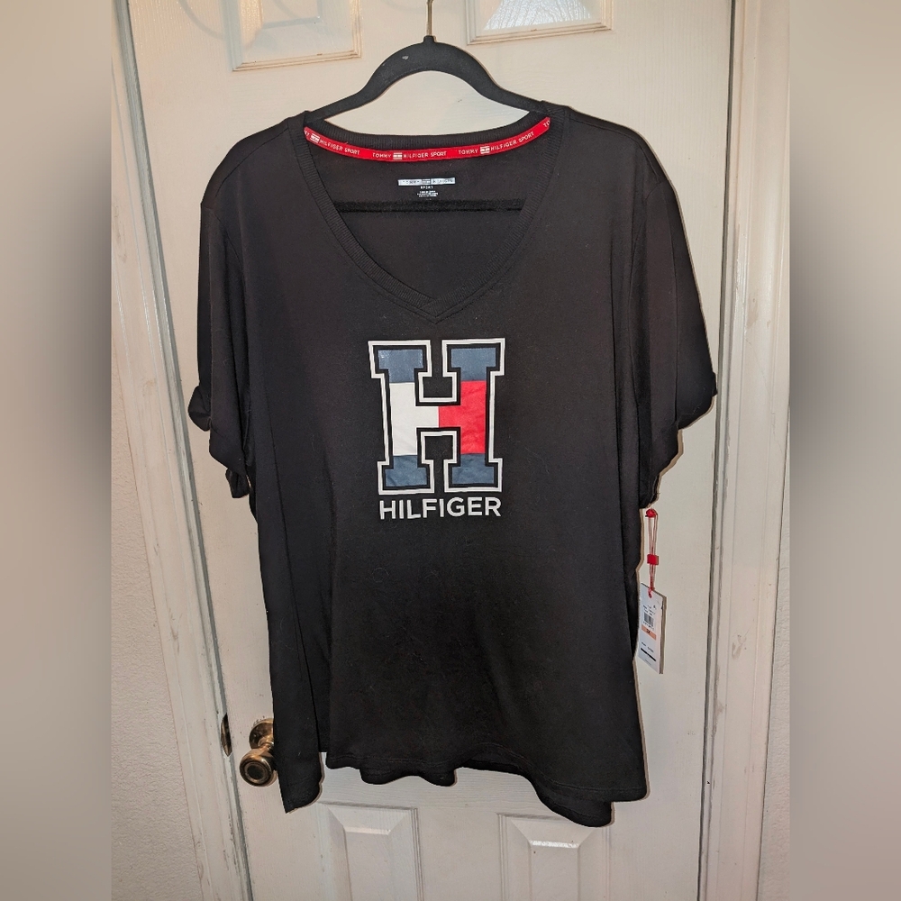 Tommy Hilfiger Sport Women's Plus Size Black V-Neck Graphic Tee (New w/Tags)